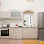 Newly Renovated 1730's Venetian Loft Apartment *