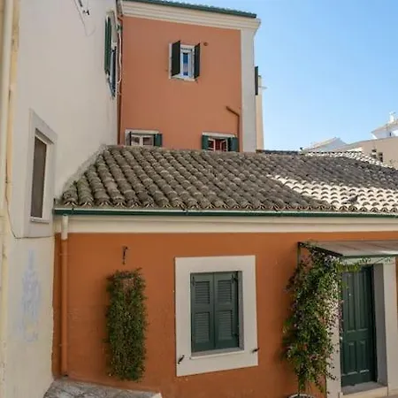 Newly Renovated 1730's Venetian Loft