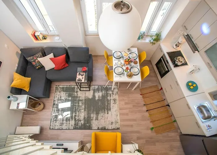 Apartment Newly Renovated 1730's Venetian Loft