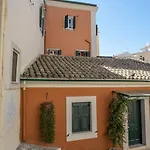 Newly Renovated 1730's Venetian Loft