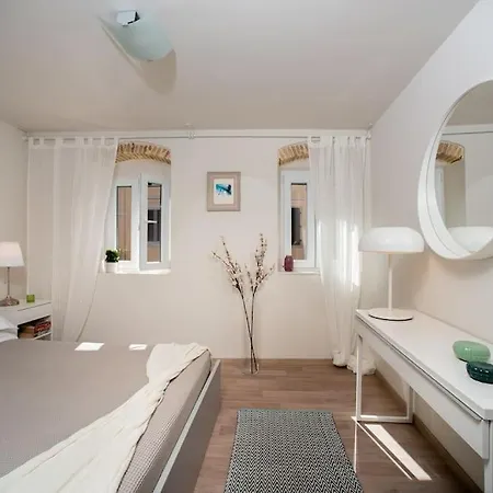 Newly Renovated 1730's Venetian Loft Διαμέρισμα Corfu (city)