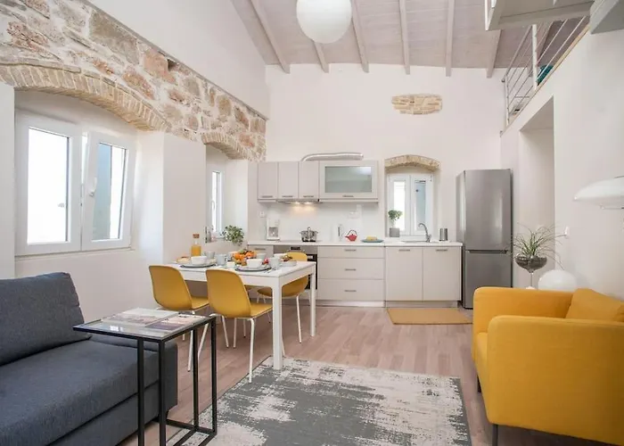 Newly Renovated 1730's Venetian Loft Apartament *